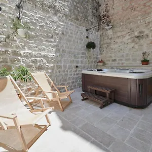 Kudelik - Stone Story Frühstückspension Trogir